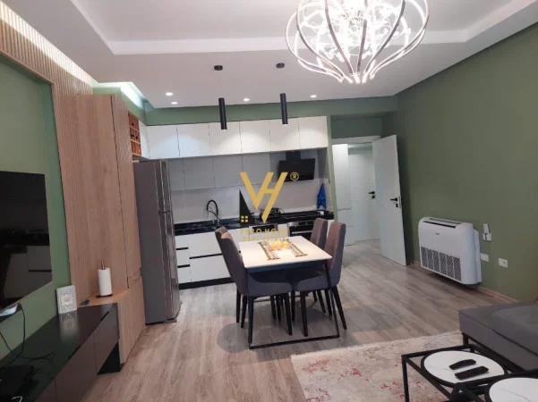 Tirane, jepet me qera apartament 3+1+Ballkon Kati 1, 125 m² 1.000 € (SELVIA)