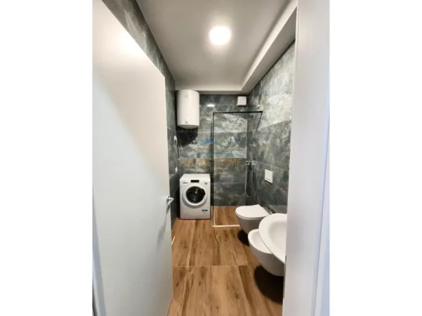 Shqiperi, jepet me qera apartament 1+1 Kati 4, 66 m² 800 € (Zogu i Zi)