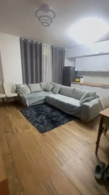 Tirane, jepet me qera apartament 1+1+Ballkon Kati 4, 78 m² 500 € (Rruga 5 Maji /Shkolla Ardian Klosi)