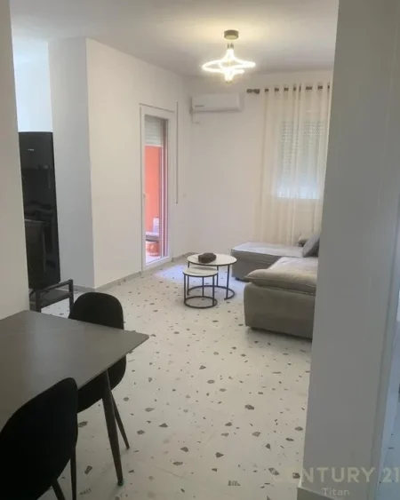 Tirane, jepet me qera apartament Kati 5, 60 m² 500 € (5 maji)