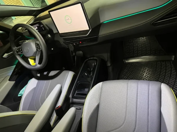 Tirane, shes makine VW Voklswagen Elektrike, gri metalizato automatik Klima 2.000 km 21.000 €