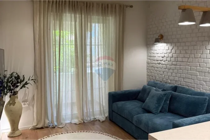 Tirane, jepet me qera apartament 2+1+Ballkon Kati 2, 65 m² 900 € (Myslym Shyri)