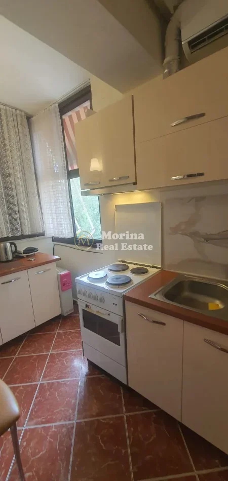 Tirane, jepet me qera garsonier Kati 4, 36 m² 400 € (Rruga e Elbasanit,Lion Park)