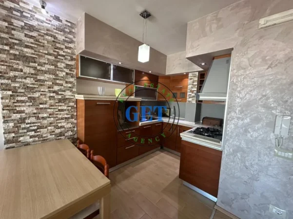 Durres, shitet apartament 1+1 Kati 7, 71 m² 85.000 € (Stacioni i Trenit,)