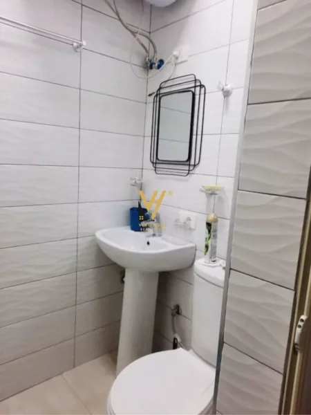 Tirane, shitet dyqan Kati 0, 75 m² 350.000 € (MYSLYM SHYRI)