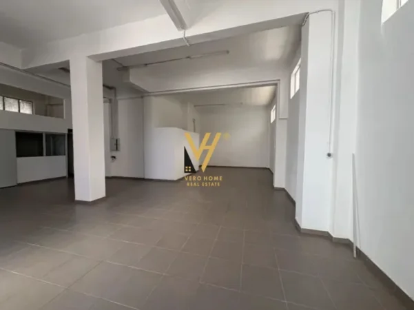 Tirane, shitet dyqan Kati 0, 75 m² 350.000 € (MYSLYM SHYRI)