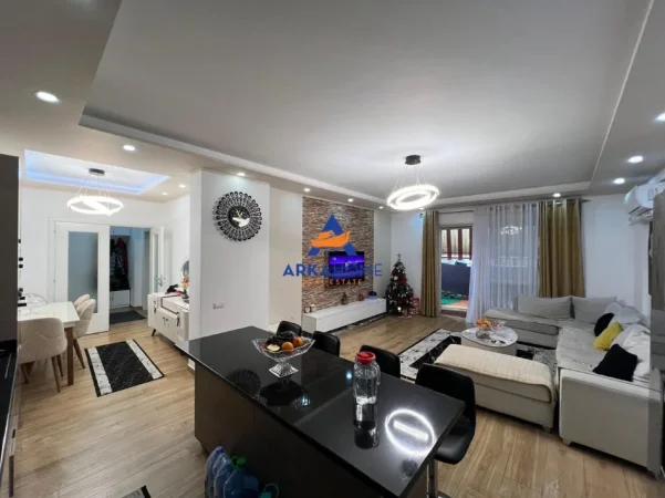 Tirane, shitet apartament 2+1+Ballkon Kati 10, 124 m² 280.000 € 