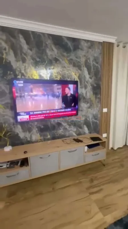 Tirane, jepet me qera apartament 1+1+Ballkon Kati 4, 78 m² 520 € (5 Maji)