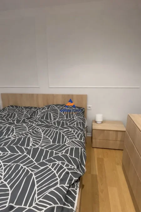 Tirane, jepet me qera apartament 1+1+Ballkon Kati 3, 70 m² 550 € 