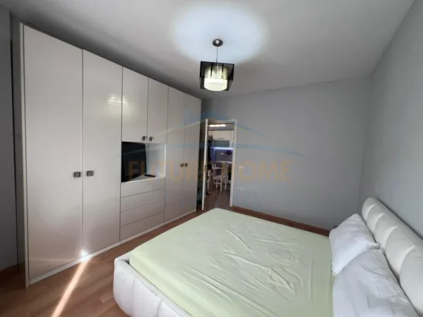 Tirane, jepet me qera apartament 1+1 , 55 m² 520 € (Don Bosko)
