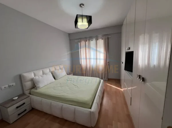 Tirane, jepet me qera apartament 1+1 , 55 m² 520 € (Don Bosko)