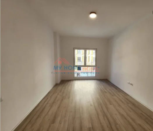 Tirane, jepet me qera zyre Kati 2, 100 m² 1.000 € (Zogu i Zi)