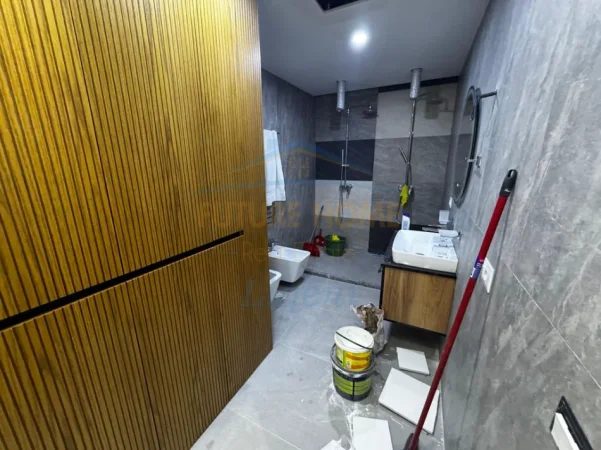 Shitet, Apartament 1+1, Liqeni i Thate, Tirane.