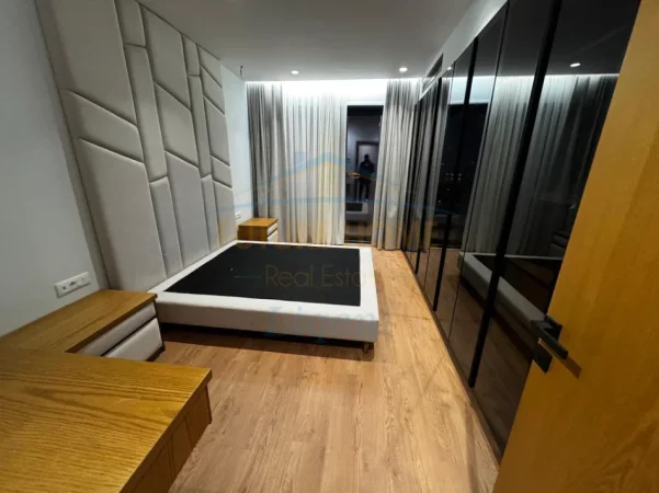 Shitet, Apartament 1+1, Liqeni i Thate, Tirane.