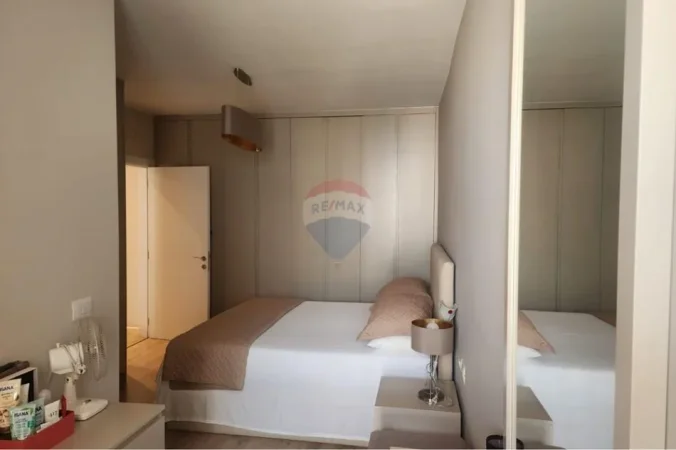 Tirane, jepet me qera apartament 1+1+Ballkon Kati 7, 78 m² 600 € (Marteniteti i ri)