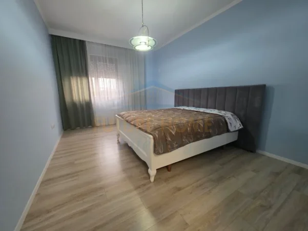 Tirane, jepet me qera apartament 2+1 Kati 7, 121 m² 650 € (Ish Tregu Elektrik)