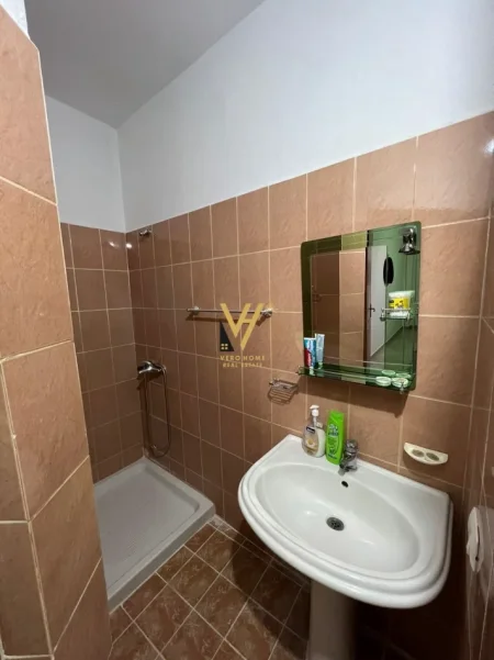 Tirane, shitet apartament 2+1+Ballkon Kati 6, 68 m² 103.000 € (KOMBINAT)