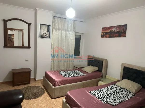 Tirane, jepet me qera apartament 2+1+Ballkon Kati 3, 110 m² 720 € (Zogu i Zi)