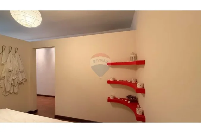 Tirane, jepet me qera ambjent biznesi Kati 1, 110 m² 1.000 € (Ish Ekspozita)