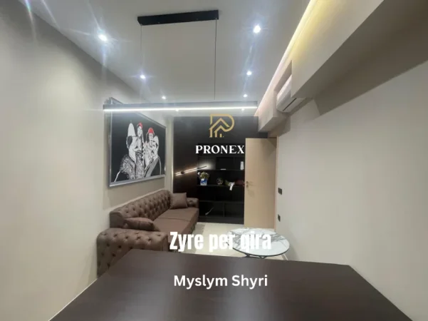 Tirane, jepet me qera zyre Kati 1, 30 m² 550 € (Myslym Shyri)