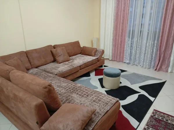 Tirane, jepet me qera apartament 2+1 Kati 3, 105 m² 500 € (Astir)