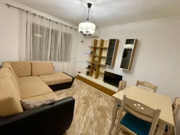 Tirane, jepet me qera apartament 1+1 Kati 3, 340 € (Kunistudio)