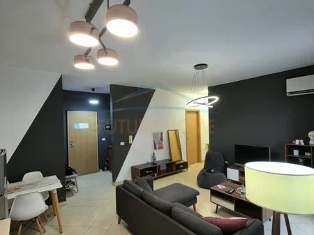 Tirane, jepet me qera apartament 2+1 Kati 2, 90 m² 500 € (Unaza e Re)