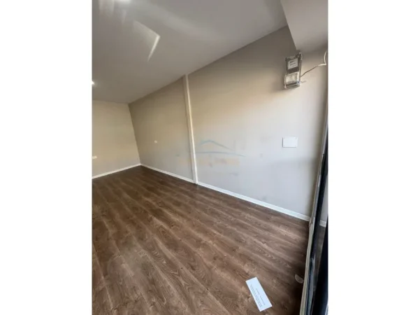 Tirane, shitet ambjent biznesi , 40 m² 100.000 € (LAPRAKE)