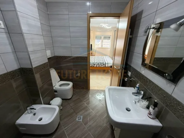 Tirane, jepet me qera apartament 2+1 Kati 6, 110 m² 700 € (Unaza e Re)