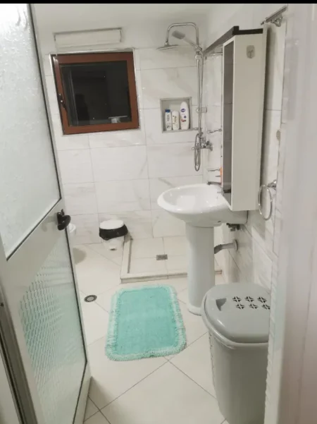Tirane, jepet me qera apartament 1+1 , 68 m² 40 € (Bulevardi ZOGU I PARE)