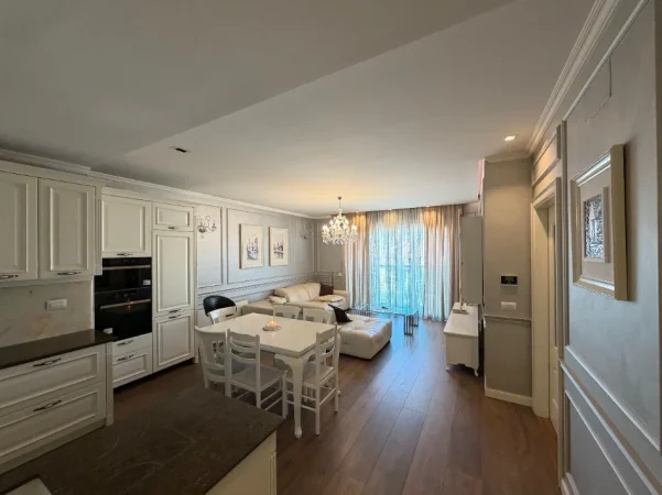 Tirane, jap me qera apartament 2+1+Ballkon Kati 8, 147 m² 3.000 € (Ambasador3)