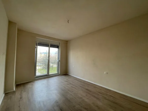 Tirane, jepet me qera apartament 1+1 Kati 1, 66 m² 700 € (Ish Fusha e Aviacionit)