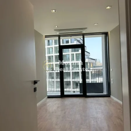 Tirane, jepet me qera ambjent biznesi Kati 2, 90 m² 1.000 € (Kompleksi Lake View)