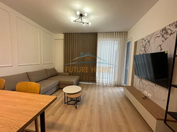 Tirane, jepet me qera apartament 1+1 Kati 4, 58 m² 850 € (KOMUNA E PARISIT)