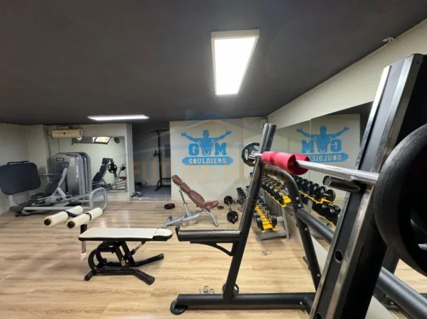 Tirane, shitet ambjent biznesi Kati 0, 160 m² 270.000 € (myslym shyri)