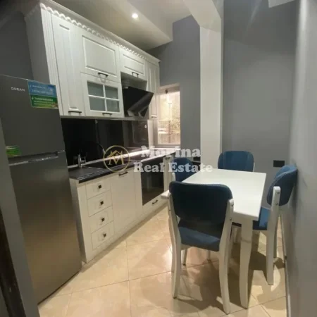 Tirane, jepet me qera apartament 2+1 Kati 1, 100 m² 450 € (Kashar)
