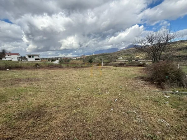 Tirane, shes toke , 1.350 m² 165.000 € (Berzhite)