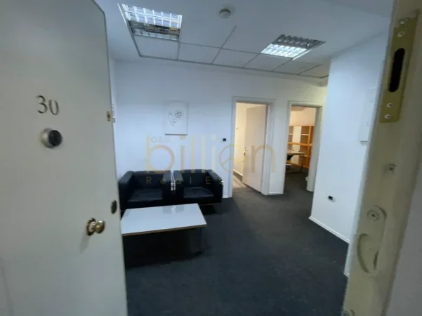 Tirane, jepet me qera , 118 m² 2.500 € (Bulevardi Deshmoret e Kombit)