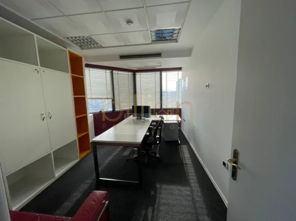 Tirane, jepet me qera , 118 m² 2.500 € (Bulevardi Deshmoret e Kombit)