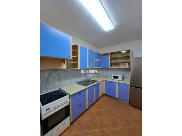 Tirane, jepet me qera apartament 2+1 Kati 3, 115 m² 650 € (Myslym Shyr)