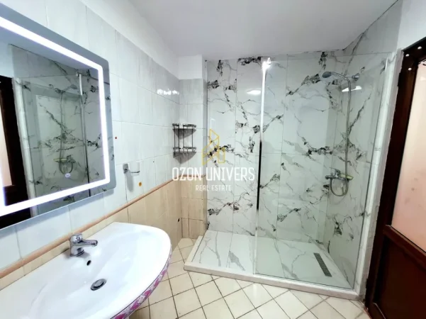 Tirane, jepet me qera apartament 2+1 Kati 3, 115 m² 650 € (Myslym Shyr)