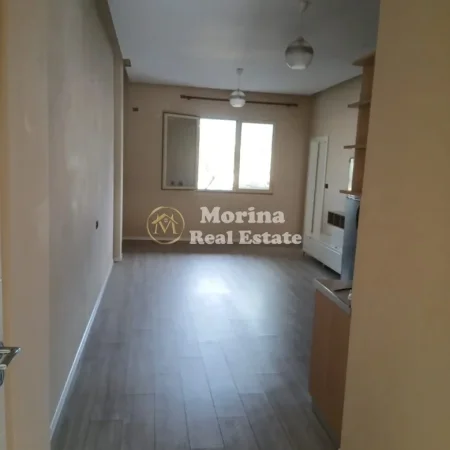 Tirane, jepet me qera apartament 1+1 Kati 1, 60 m² 350 € (Kinostudio)