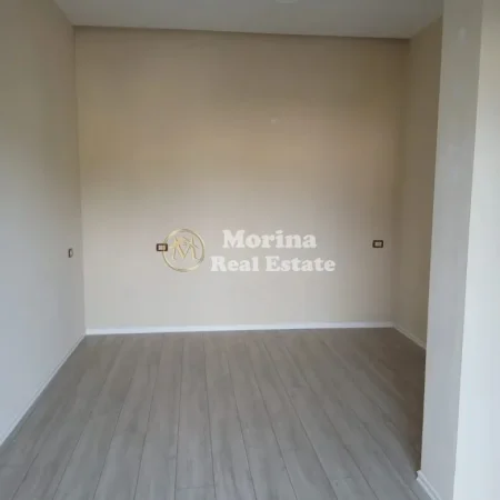 Tirane, jepet me qera apartament 1+1 Kati 1, 60 m² 350 € (Kinostudio)
