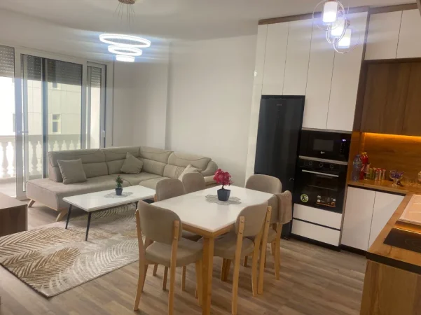 Tirane, jepet me qera apartament 3+1 Kati 3, 117 m² 57.000 € (Rrethi Ullirit)