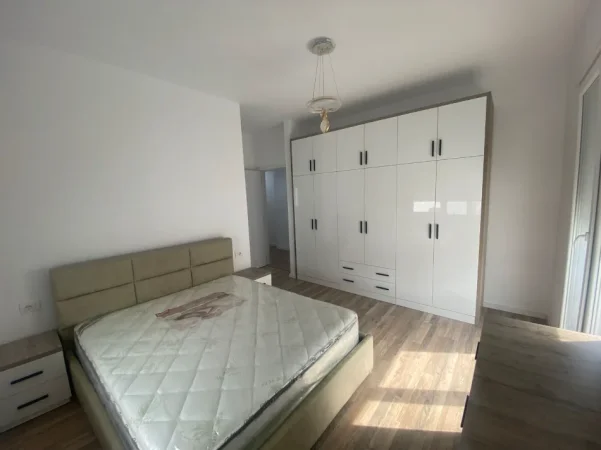 Tirane, jepet me qera apartament 3+1 Kati 3, 117 m² 57.000 € (Rrethi Ullirit)
