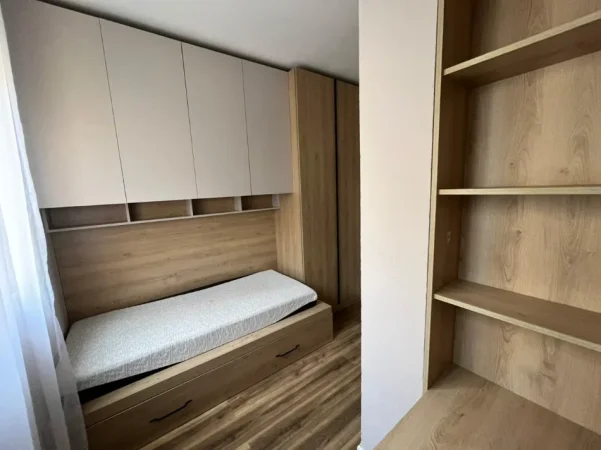 Durres, jepet me qera apartament 2+1 Kati 2, 70 m² 500 € (Qendër, Durrrës)