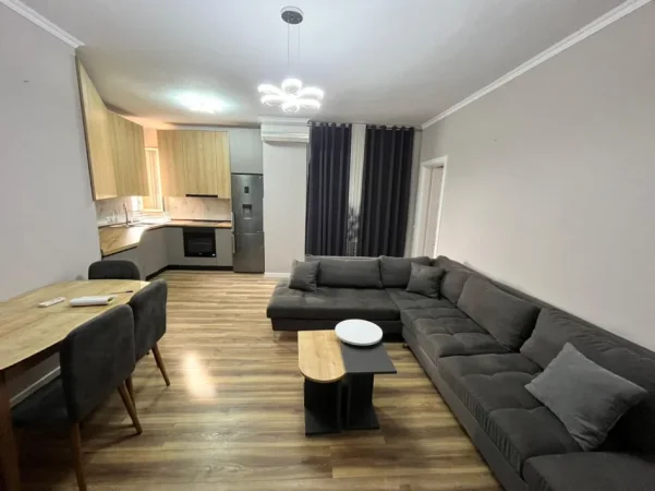 Durres, jepet me qera apartament 2+1 Kati 2, 70 m² 500 € (Qendër, Durrrës)