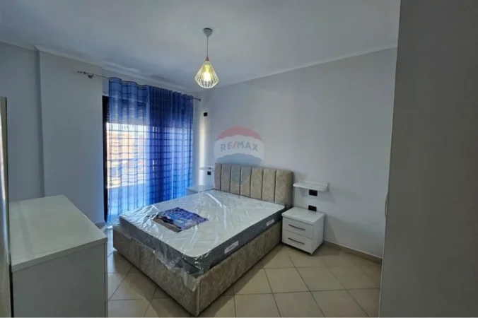 Tirane, jepet me qera apartament 1+1+Ballkon Kati 7, 65 m² 450 € (Astir)