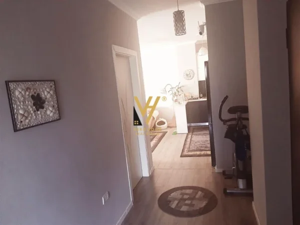 Tirane, shitet apartament 2+1+Ballkon Kati 3, 99 m² 160.000 € (FRESKU)