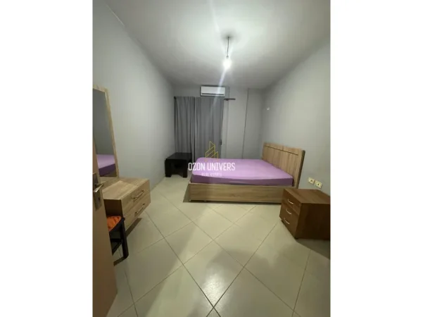 Tirane, jepet me qera apartament 1+1+Ballkon Kati 2, 60 m² 450 € (Selite)